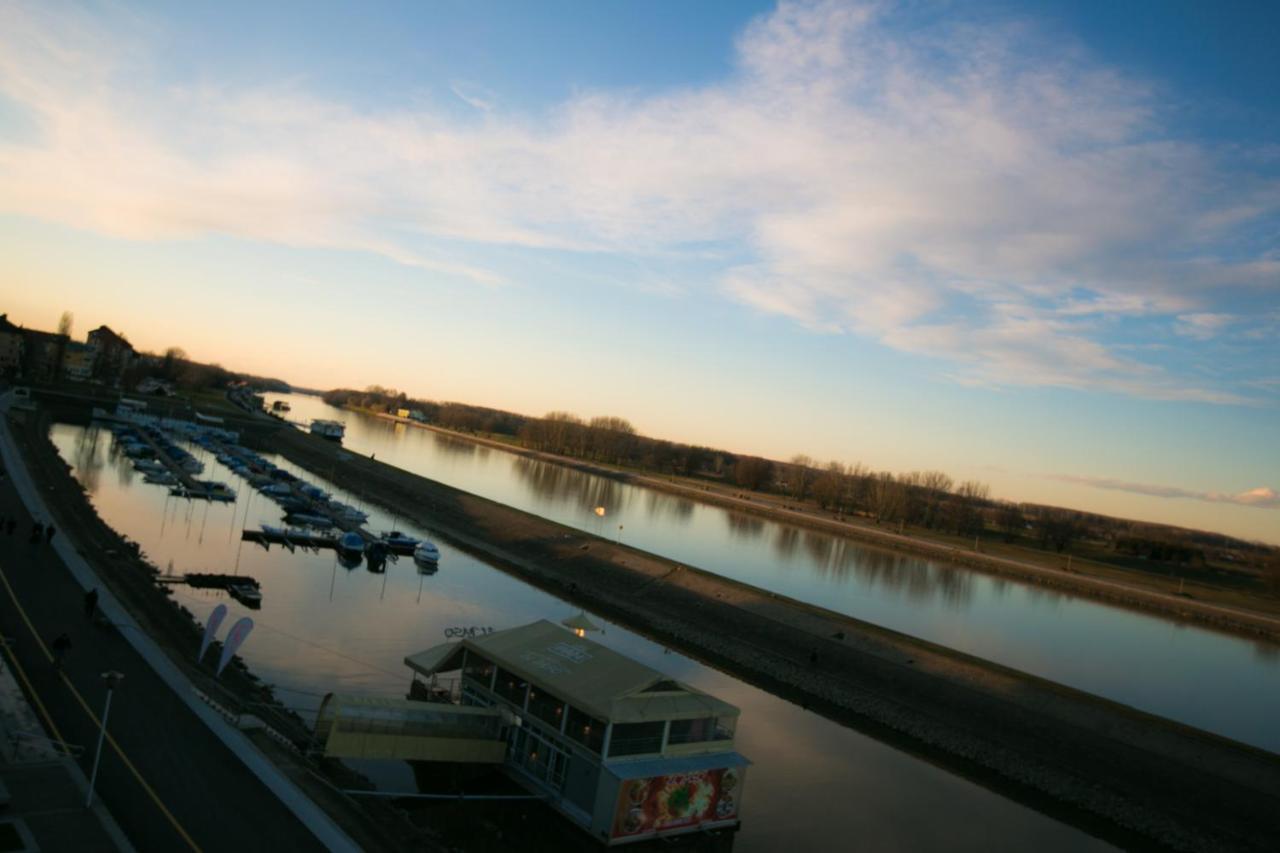 Riverview Apartment Osijek Habitación foto